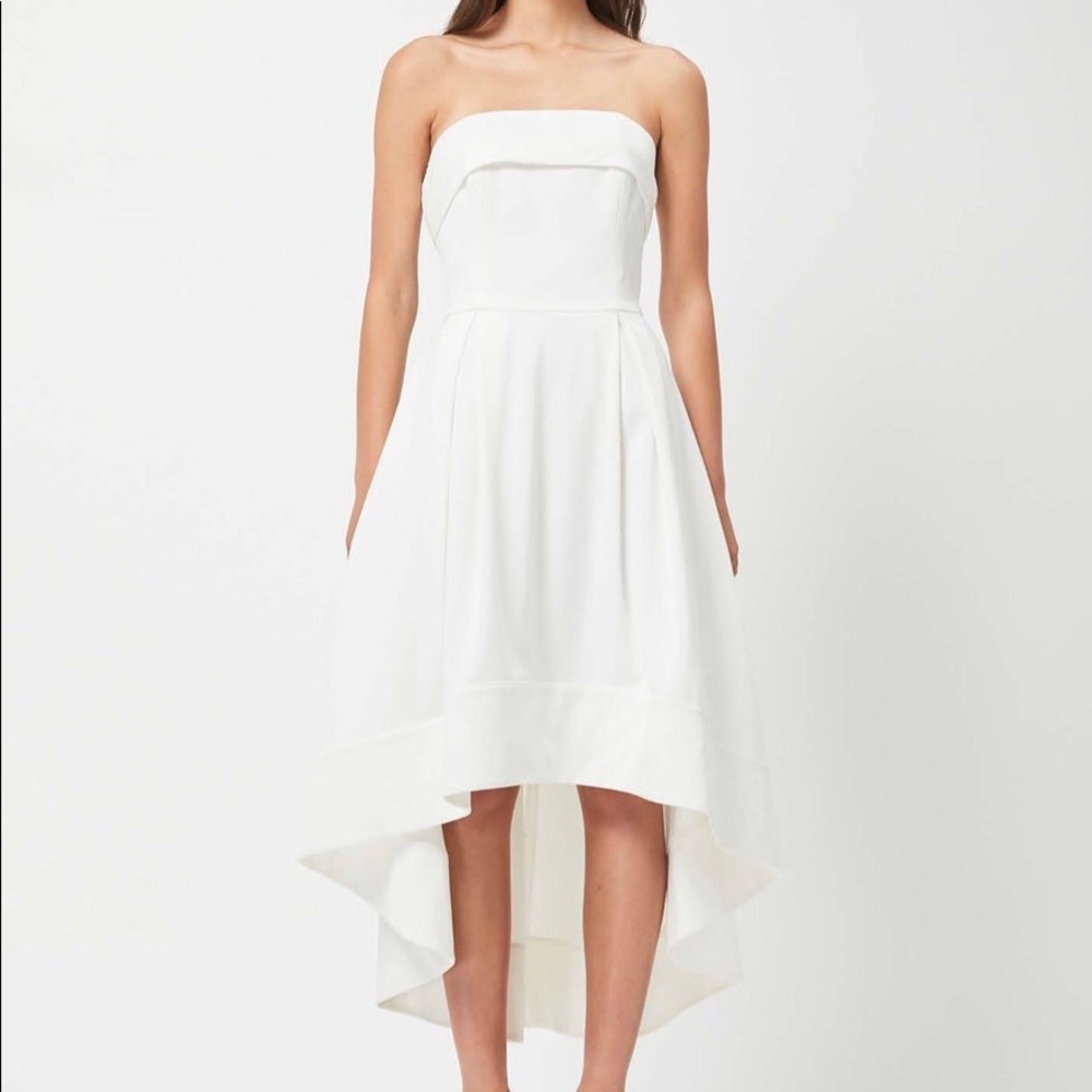 Elliatt Lucia Bridal Gown in White - Size M